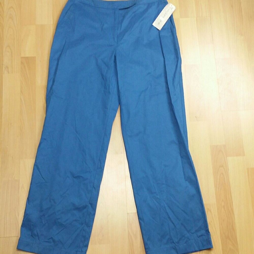 Women’s Relaxed Straight-Leg Pants in Blue - Picture 3 of 4